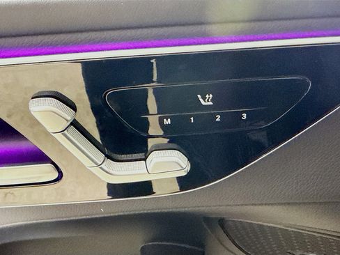 Used 2024 Mercedes-Benz GLC 300 4MATIC image 22