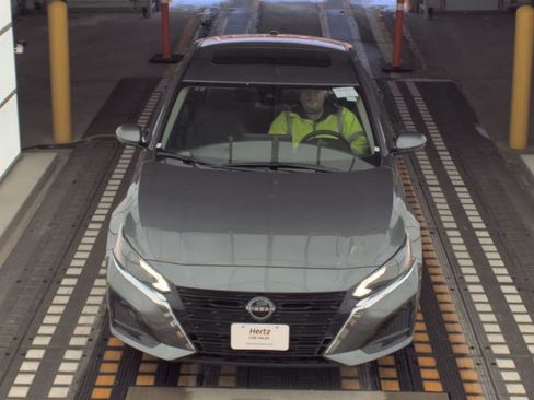 Used 2024 Nissan Altima 2.5 SL image 14