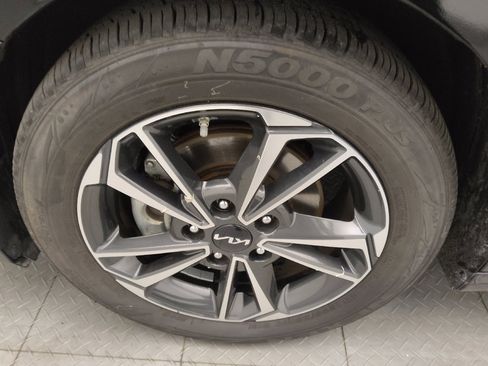 Used 2024 Kia Forte LXS w/ LXS Technology Package FWD image 31