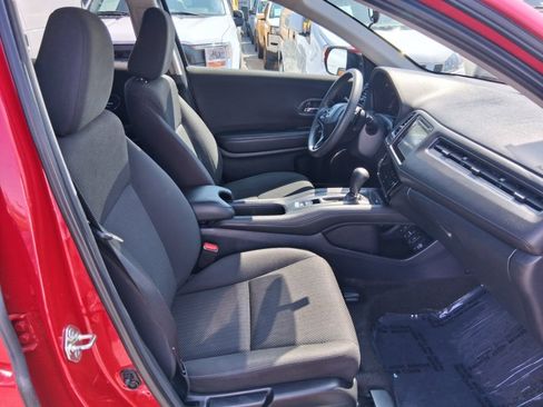 Used 2017 Honda HR-V EX image 9