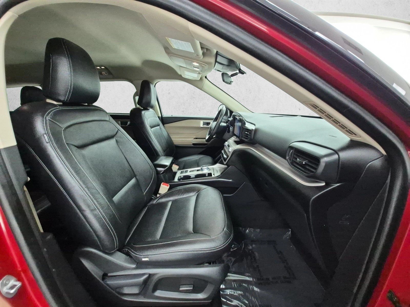 Used 2023 Ford Explorer XLT RWD image 24