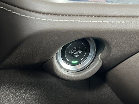 Used 2025 Chevrolet Suburban LT AWD/4WD image 34