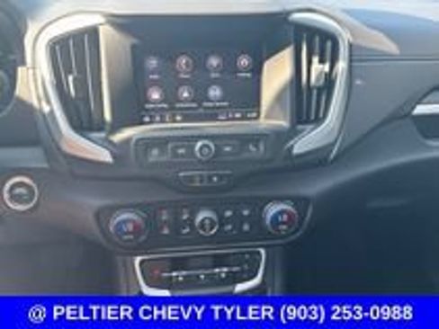 Used 2022 GMC Terrain SLE w/ Driver Convenience Package FWD image 18