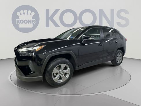 Used 2022 Toyota RAV4 XLE w/ Convenience Package AWD/4WD image 5