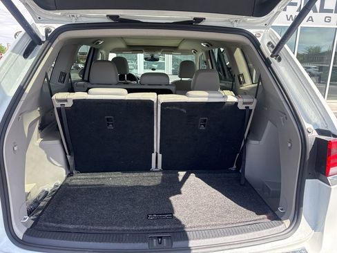 Used 2023 Volkswagen Atlas SE w/ Panoramic Sunroof Package AWD/4WD image 13