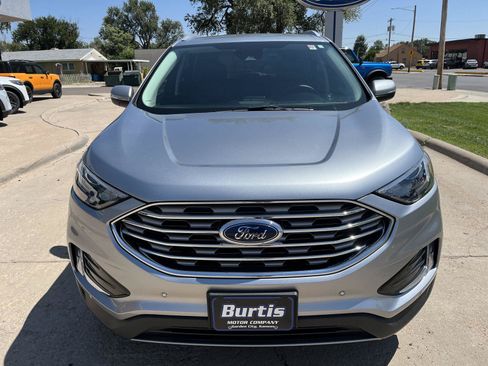 Used 2024 Ford Edge Titanium AWD/4WD image 3