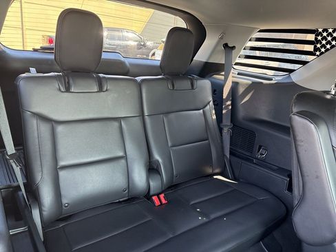 Used 2022 Ford Explorer XLT w/ Equipment Group 202A RWD image 16