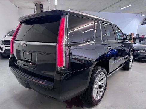 Used 2017 Cadillac Escalade Platinum AWD/4WD image 3