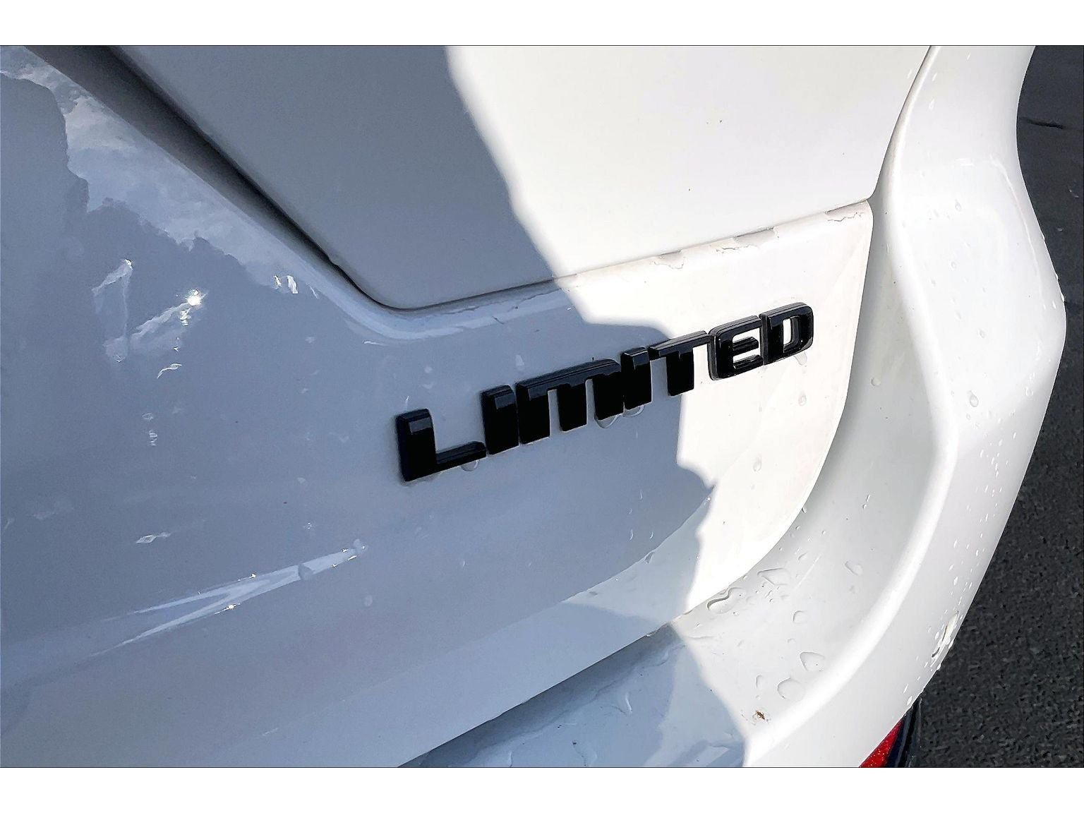 Used 2024 Jeep Grand Cherokee Limited w/ Black Appearance Package AWD/4WD image 9