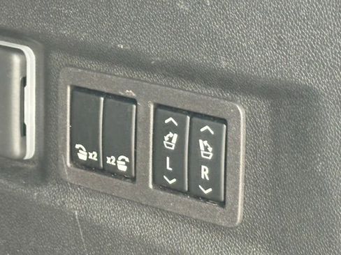 Used 2024 Chevrolet Tahoe High Country w/ Advanced Technology Package image 24