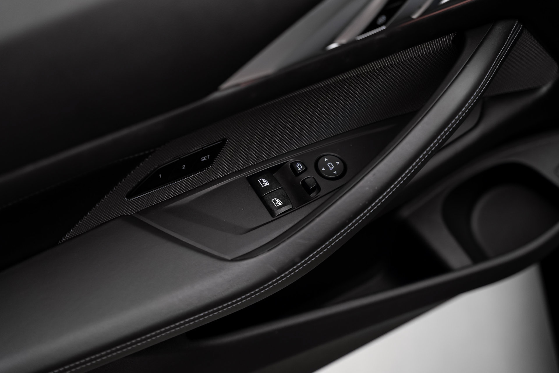 Used 2021 BMW M4 Coupe w/ Executive Package RWD image 60