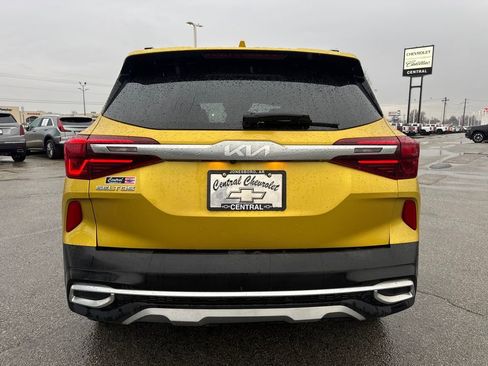 Used 2023 Kia Seltos SX w/ SX Sunroof Package image 5