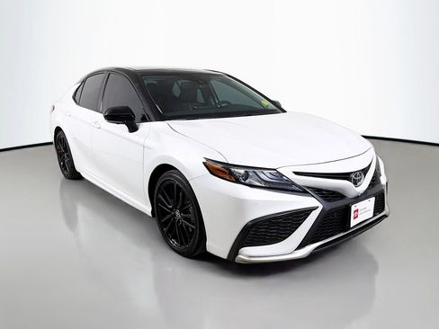 Used 2023 Toyota Camry XSE w/ Navigation Package FWD image 4