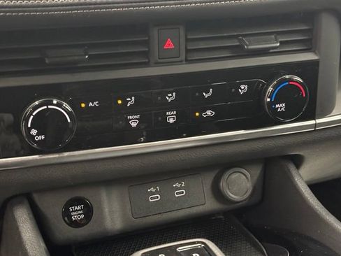 Used 2024 Nissan Rogue S FWD image 27