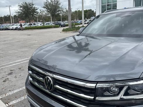 Certified 2021 Volkswagen Atlas Cross Sport SE image 4
