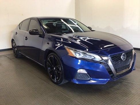 Used 2022 Nissan Altima 2.5 SR FWD image 1