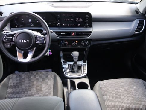 Used 2024 Kia Seltos LX AWD/4WD image 18