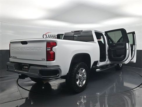 Used 2020 Chevrolet Silverado 2500 LTZ w/ LTZ Texas Edition image 33