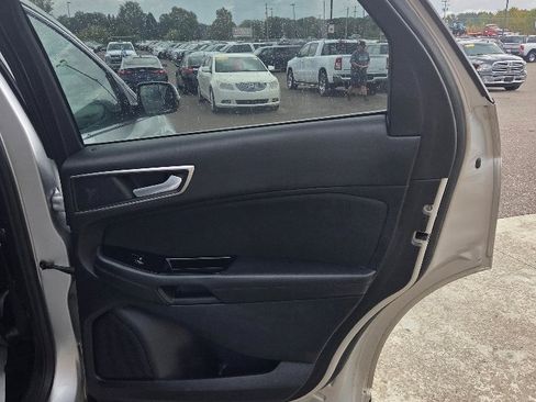Used 2015 Ford Edge SEL image 14