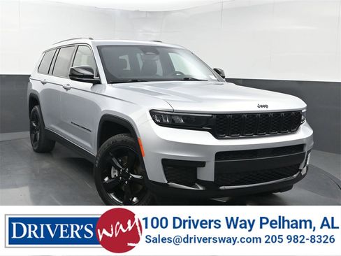 Used 2023 Jeep Grand Cherokee L Laredo image 1