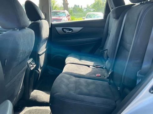 Used 2016 Nissan Rogue S image 11