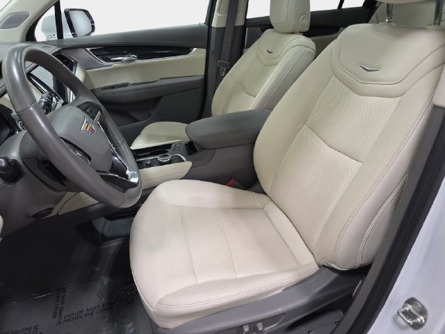 Used 2024 Cadillac XT6 Premium Luxury w/ LPO, Floor Liner Package AWD/4WD image 11