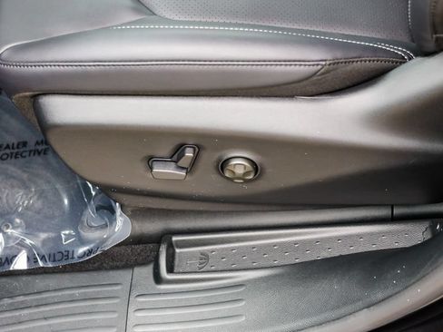 New 2027 Chrysler Pacifica Select FWD image 26