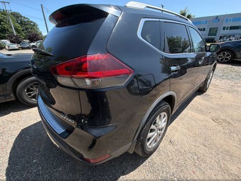 Used 2018 Nissan Rogue SV AWD/4WD image 3