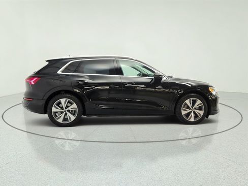 Used 2024 Audi Q8 e-tron Premium Plus w/ Premium Plus Package AWD/4WD image 4