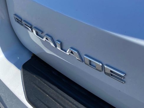 Used 2025 Cadillac Escalade ESV Premium Luxury Platinum image 12