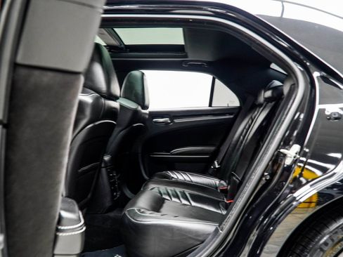 Used 2023 Chrysler 300 C image 35