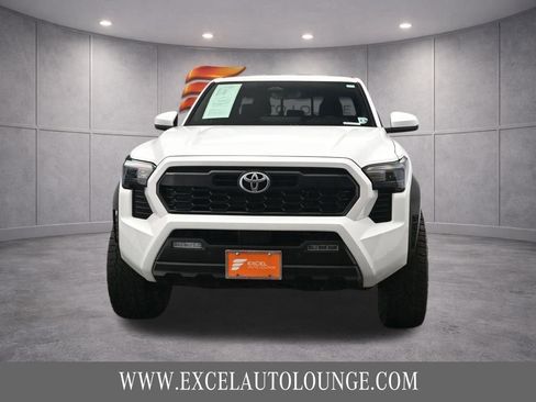 Used 2025 Toyota Tacoma TRD Off-Road w/ TRD Off Road Upgrade Package image 9