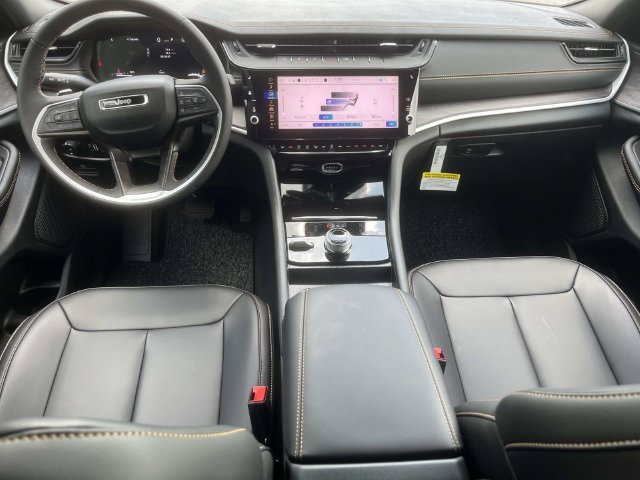 New 2026 Jeep Grand Cherokee Limited AWD/4WD image 16