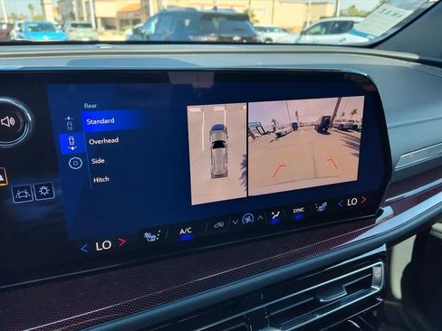 New 2026 Chevrolet Traverse Z71 w/ Driver Confidence Package AWD/4WD image 12