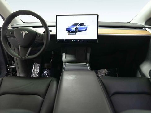 Used 2024 Tesla Model Y Long Range image 12