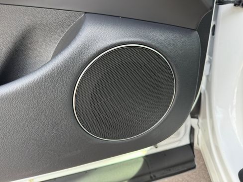 Used 2026 Genesis GV70 2.5T Select image 27