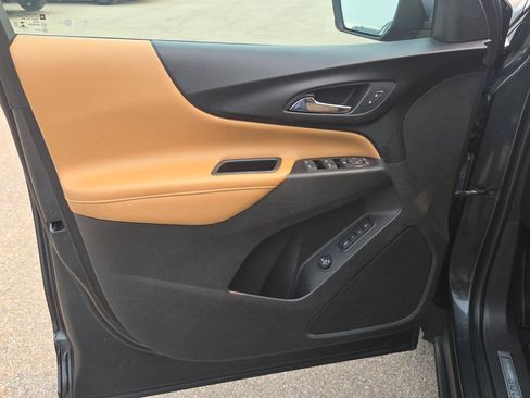 Used 2018 Chevrolet Equinox Premier FWD image 15