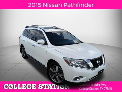 Used 2015 Nissan Pathfinder Platinum FWD image 1