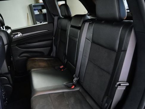 Used 2019 Jeep Grand Cherokee Altitude AWD/4WD image 13