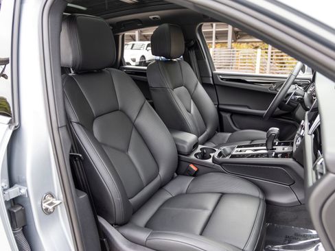 Certified 2026 Porsche Macan AWD/4WD image 66