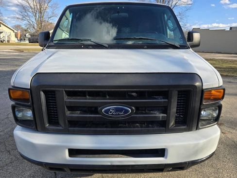 Used 2011 Ford E-250 and Econoline 250 w/ PWR Group image 2