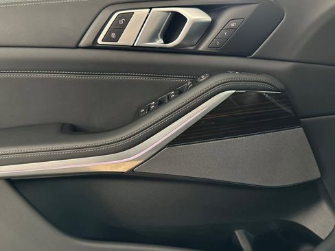 Used 2024 BMW X5 xDrive40i w/ Parking Assistance Package image 12