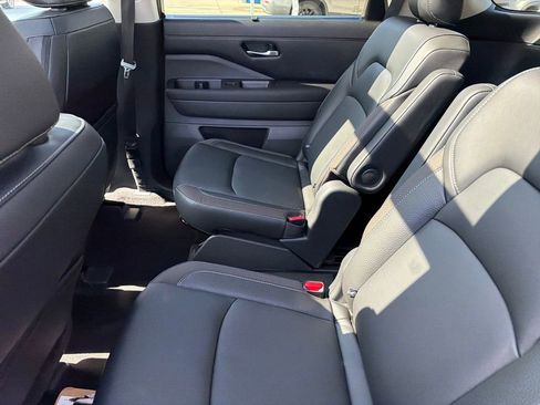 Used 2024 Nissan Pathfinder SL w/ SL Premium Package AWD/4WD image 33
