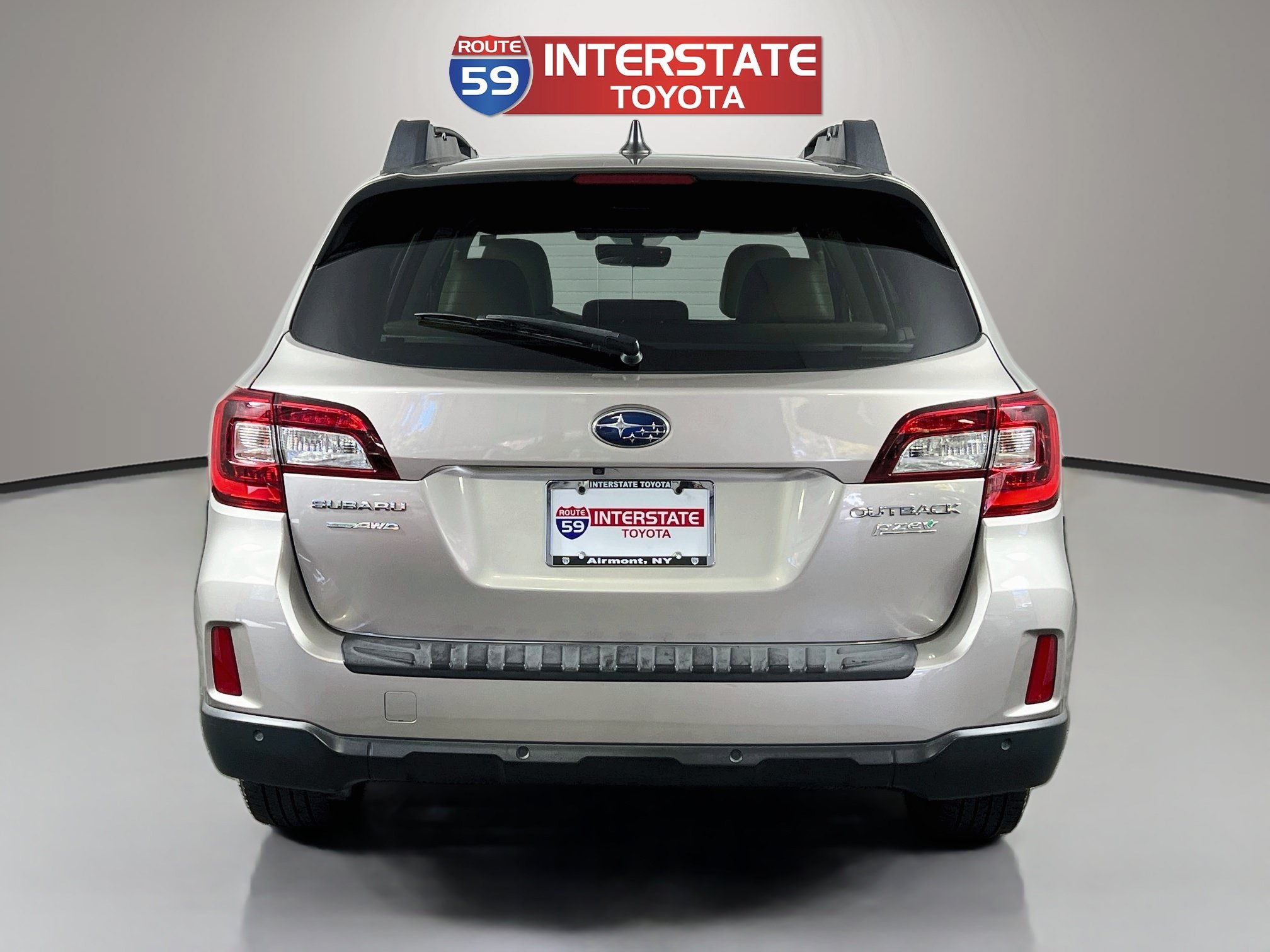 Used 2017 Subaru Outback 2.5i Limited AWD/4WD image 6