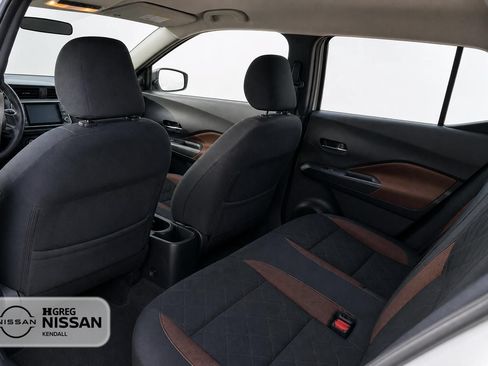 Used 2018 Nissan Kicks SR FWD image 13