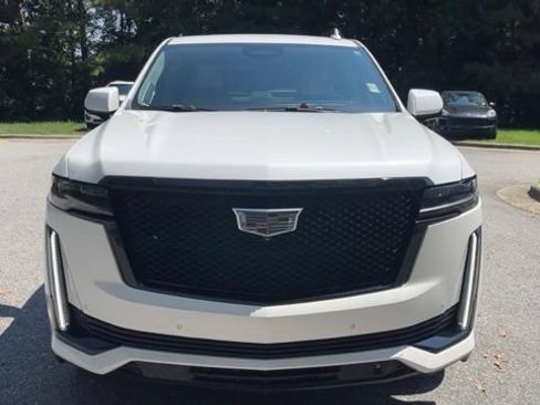 Used 2022 Cadillac Escalade Sport Platinum AWD/4WD image 3