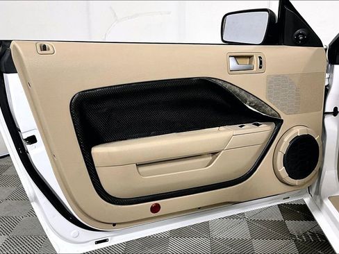 Used 2006 Ford Mustang GT Premium image 21