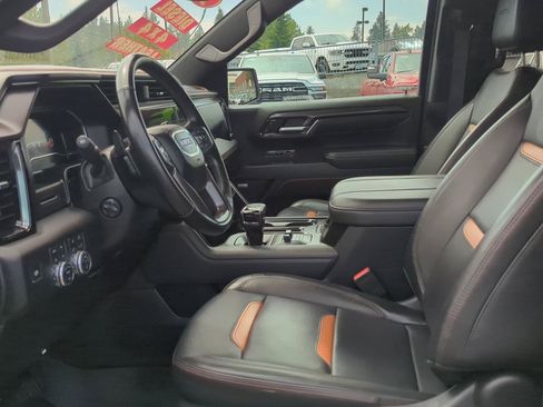 Used 2025 GMC Sierra 1500 AT4 w/ AT4 Preferred Package AWD/4WD image 12