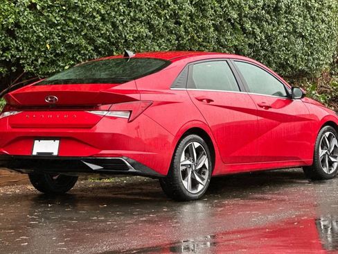 Used 2021 Hyundai Elantra SEL w/ Convenience + Premium Package image 4