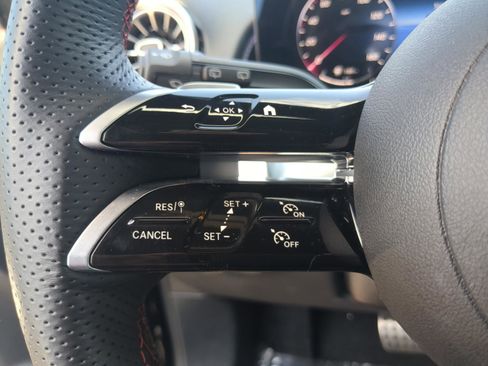 Certified 2025 Mercedes-Benz GLB 250 image 23